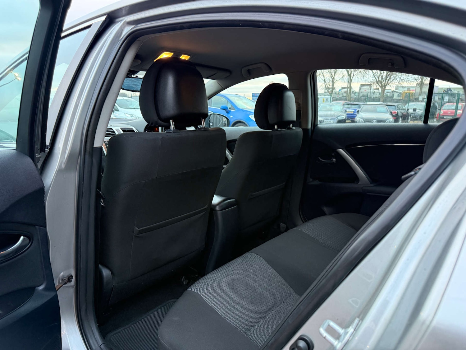 Used Toyota Avensis 2012 for sale - 77022548: Photo 88