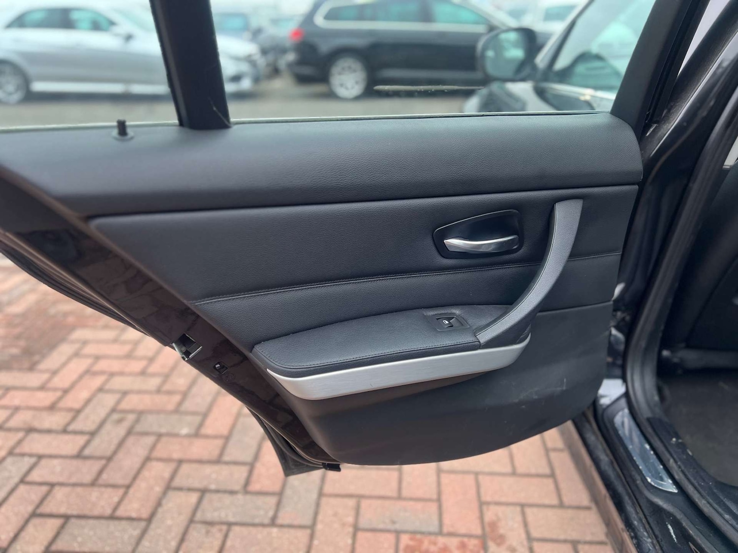 Used BMW 3 Series 2011 for sale - 77542697: Photo 47