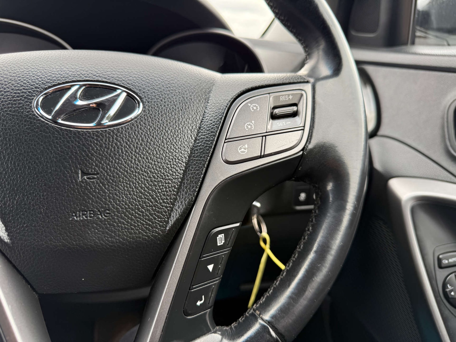 Used Hyundai Santa Fe 2012 for sale - 76287442: Photo 18