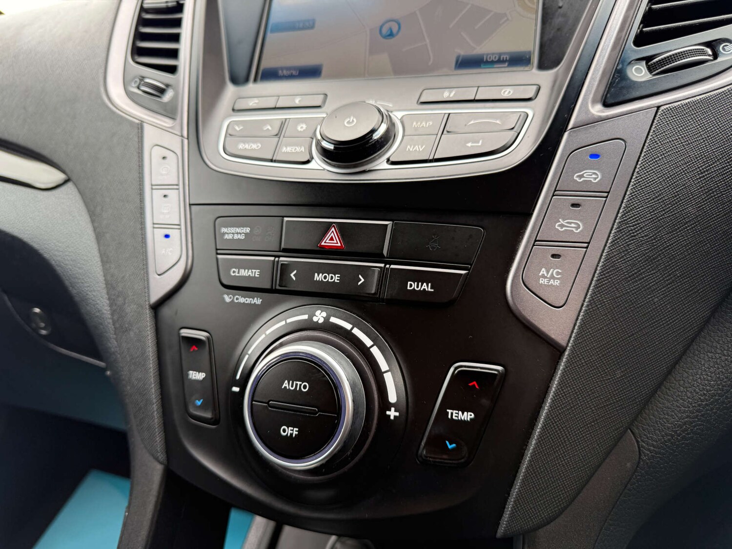 Used Hyundai Santa Fe 2012 for sale - 76287442: Photo 20