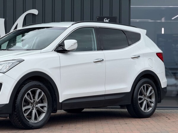 Used Hyundai Santa Fe 2012 for sale - 76287442: Photo 2