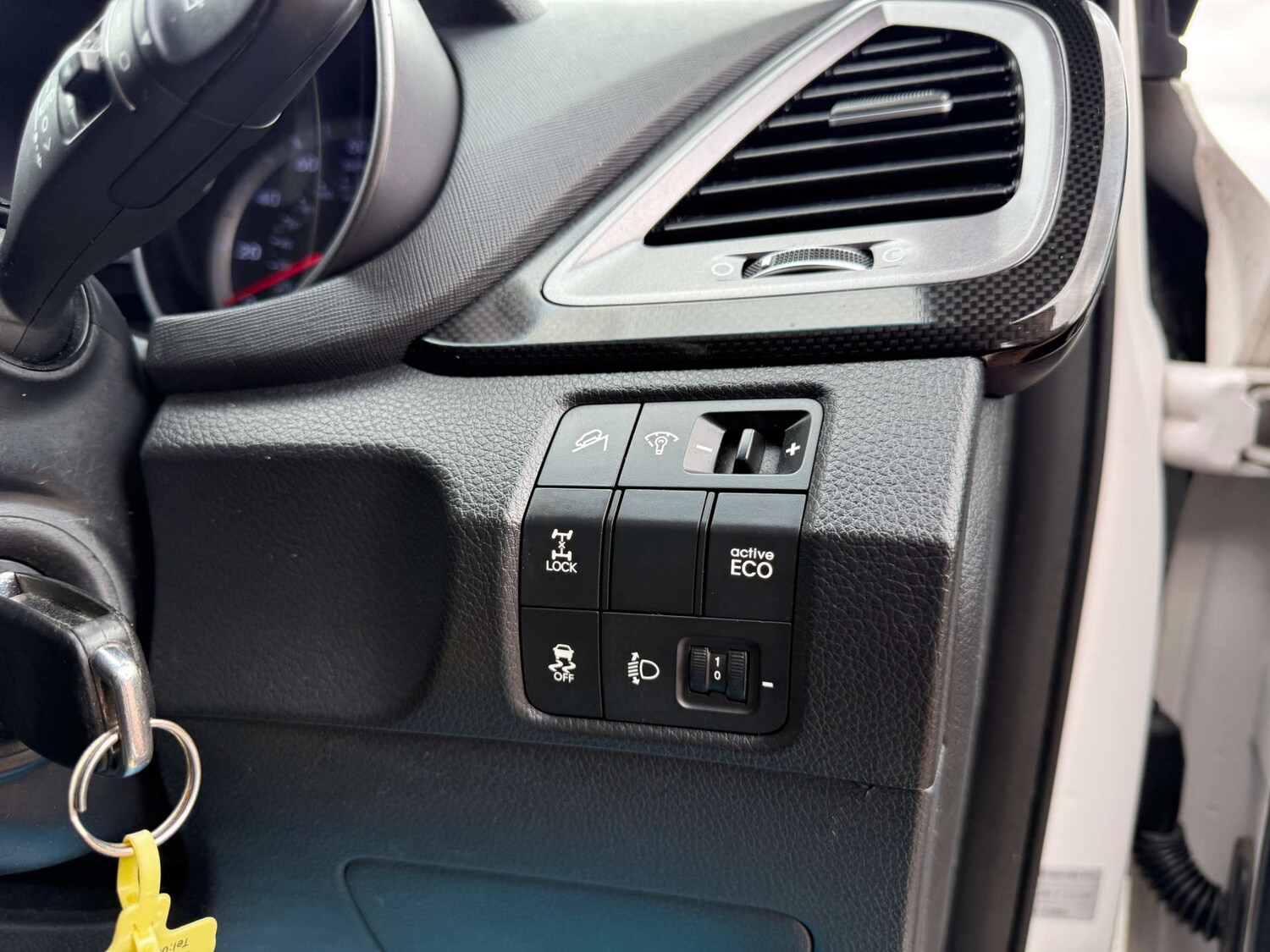 Used Hyundai Santa Fe 2012 for sale - 76287442: Photo 47