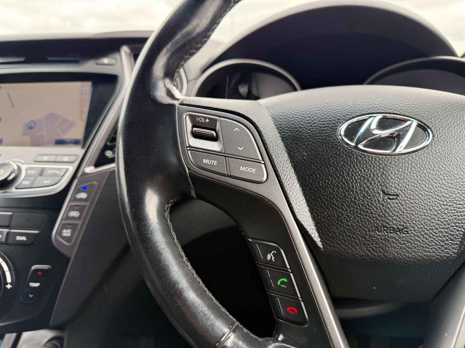 Used Hyundai Santa Fe 2012 for sale - 76287442: Photo 52