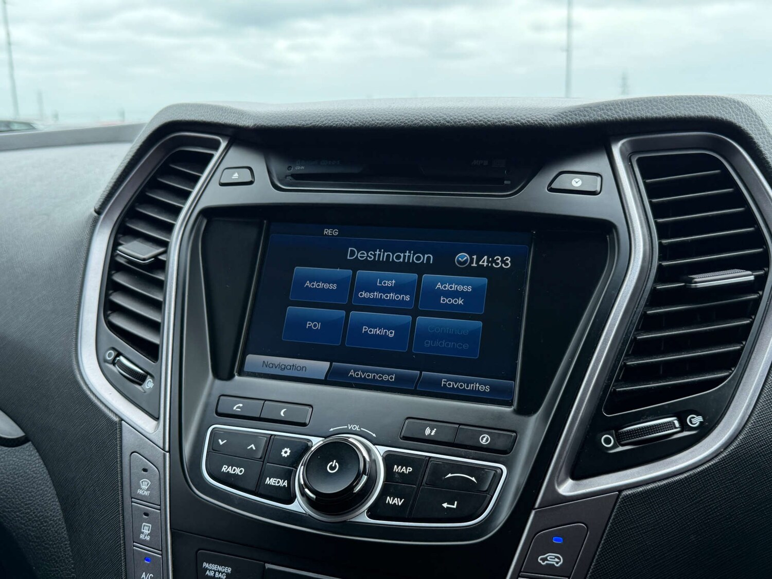 Used Hyundai Santa Fe 2012 for sale - 76287442: Photo 57