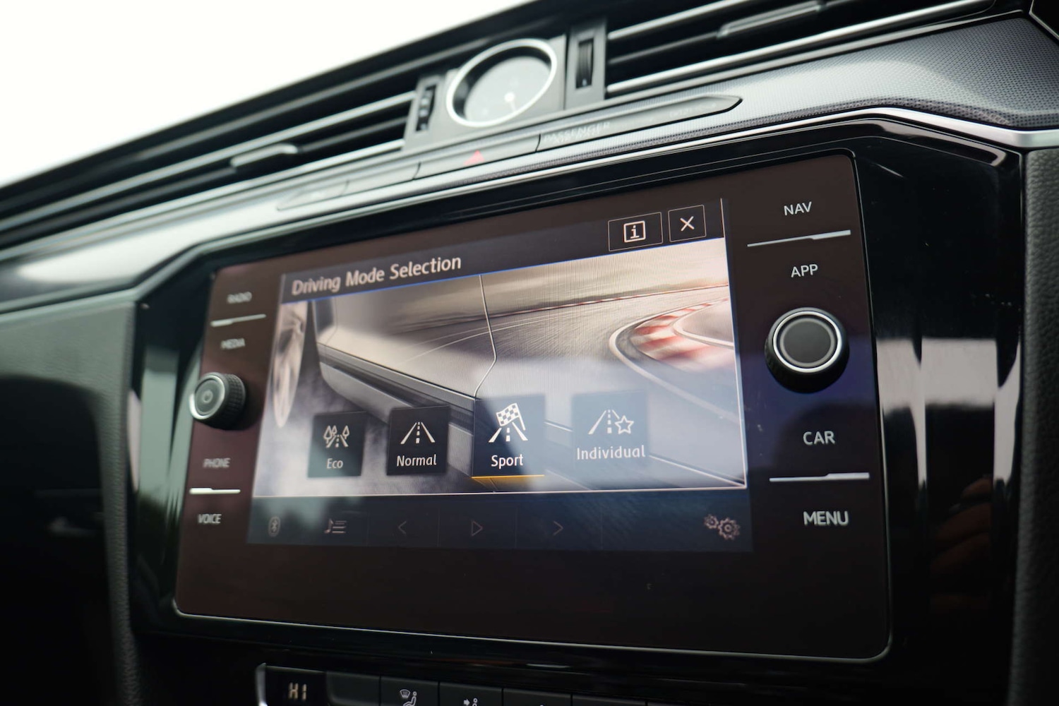 Used Volkswagen Passat 2017 for sale - 77170358: Photo 30