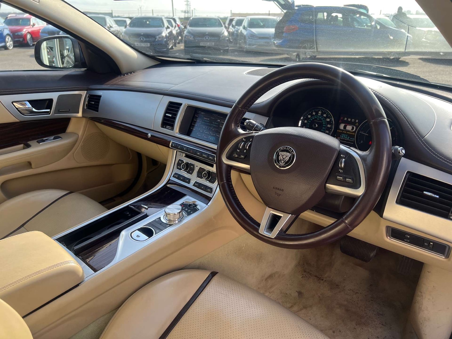 Used Jaguar XF 2015 for sale - 77664910: Photo 2