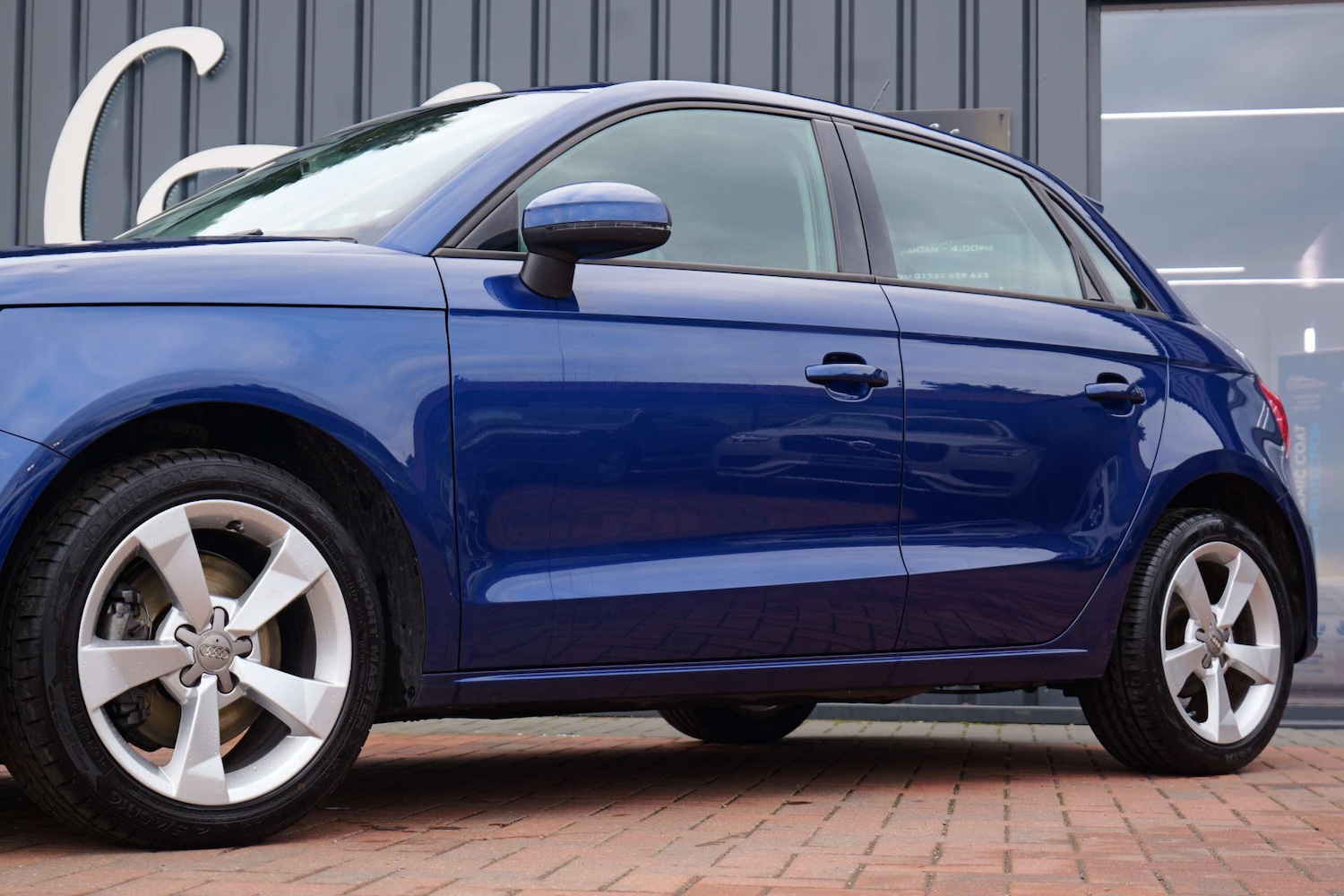 Used Audi A1 2015 for sale - 76507214: Photo 2