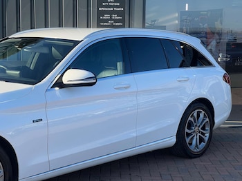 Used Mercedes-Benz C Class 2018 for sale - 77888877: Photo