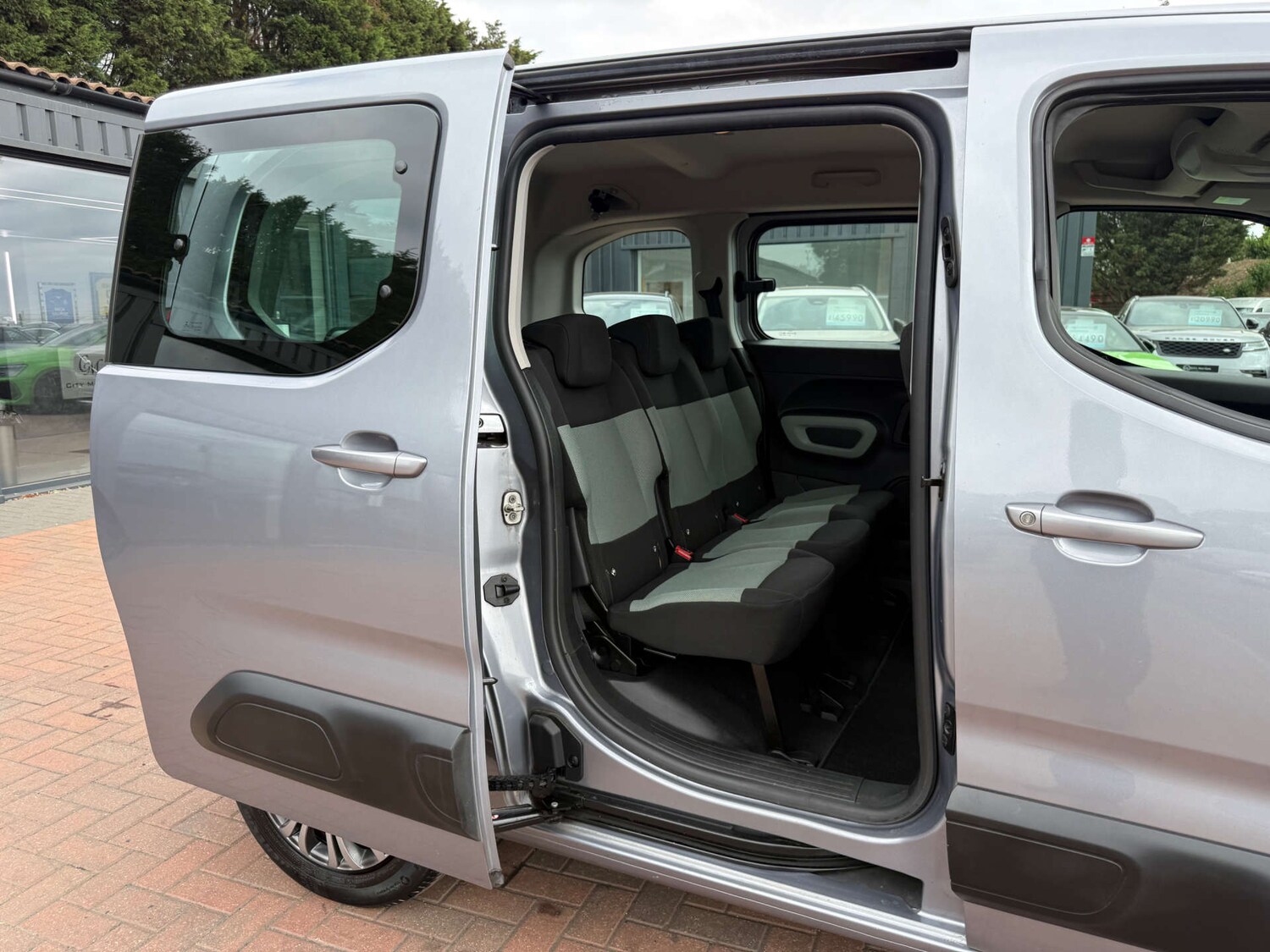 Vehicle 28