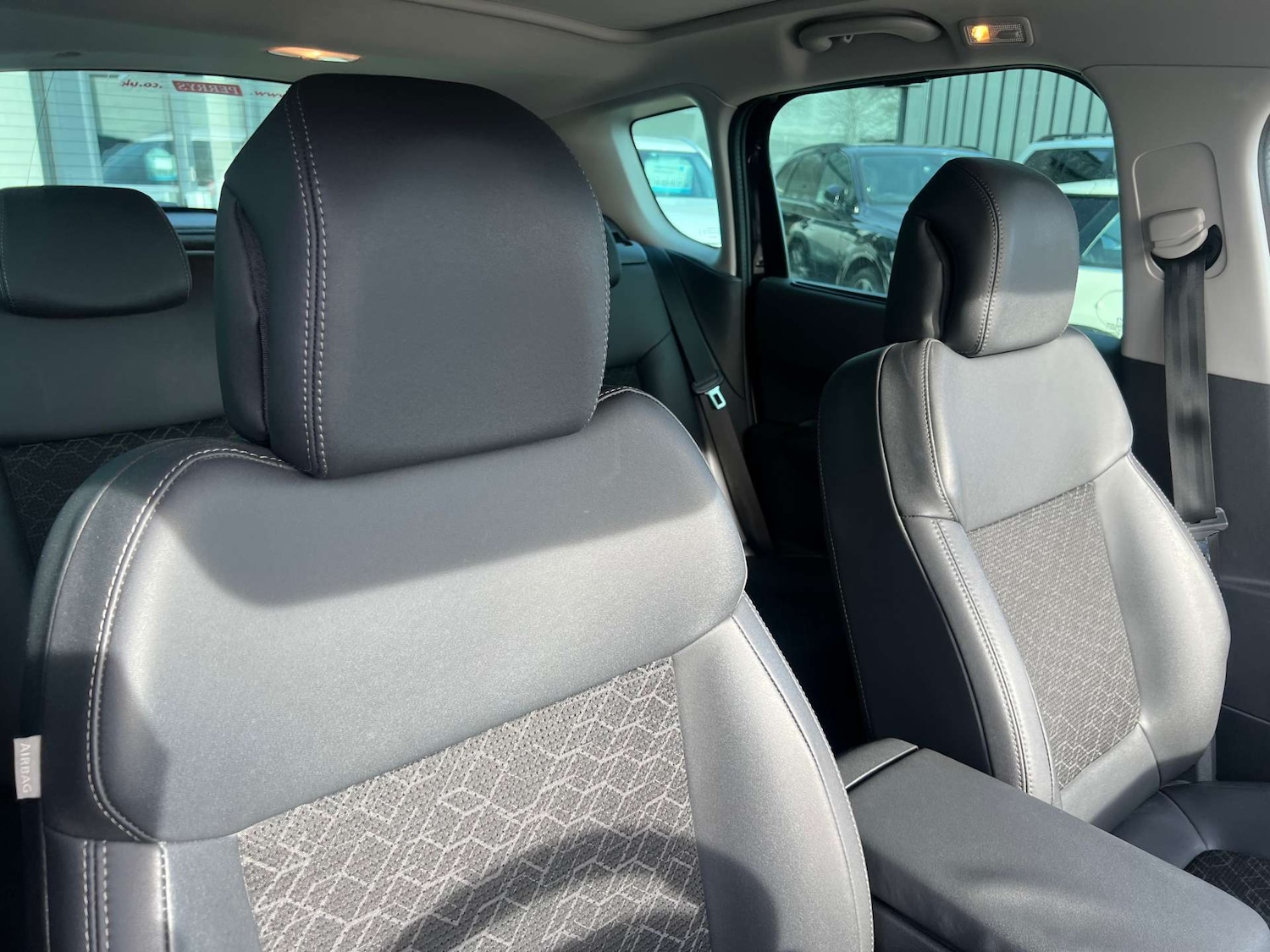 Used Peugeot 3008 2017 for sale - 77653003: Photo 3