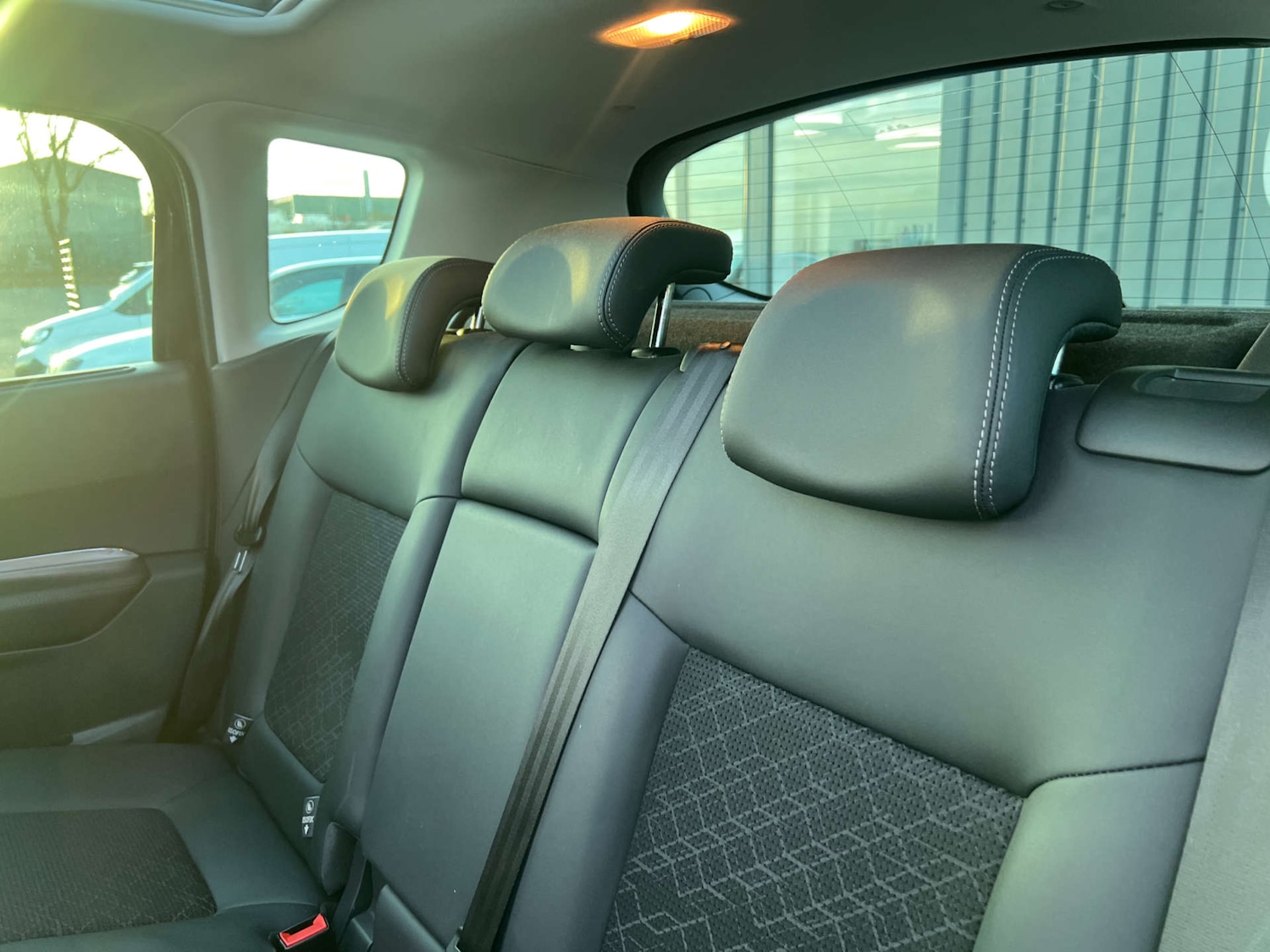 Used Peugeot 3008 2017 for sale - 77653003: Photo 35