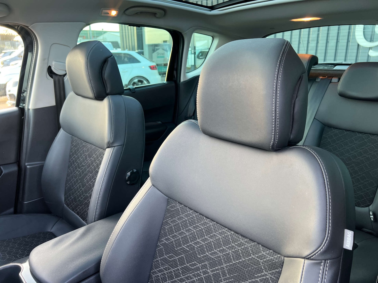 Used Peugeot 3008 2017 for sale - 77653003: Photo 37