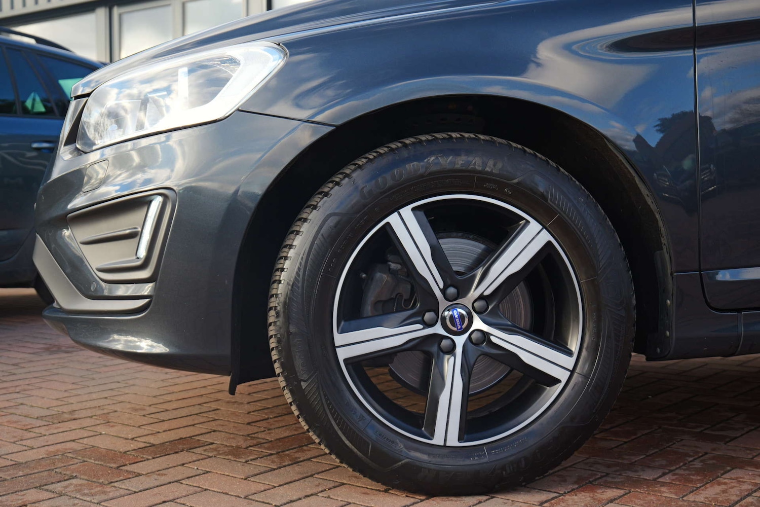 Used Volvo XC60 2017 for sale - 77261383: Photo 12