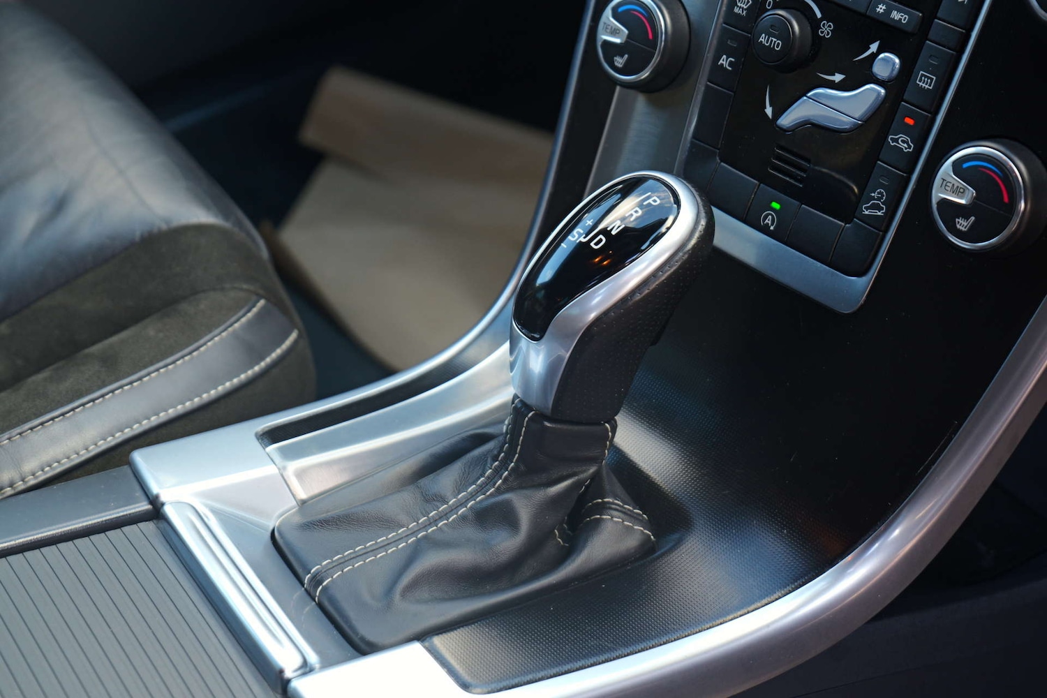 Used Volvo XC60 2017 for sale - 77261383: Photo 20