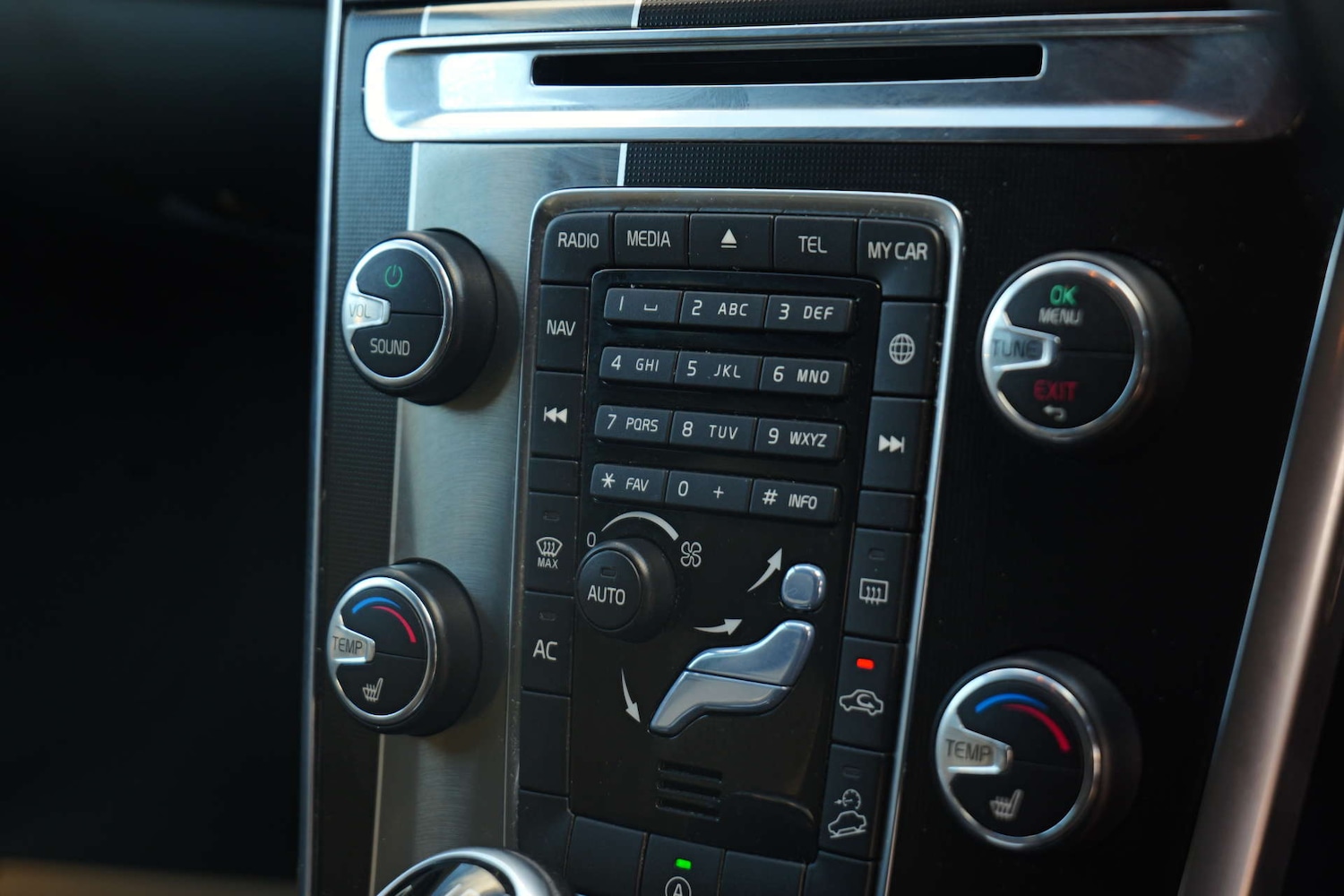 Used Volvo XC60 2017 for sale - 77261383: Photo 24