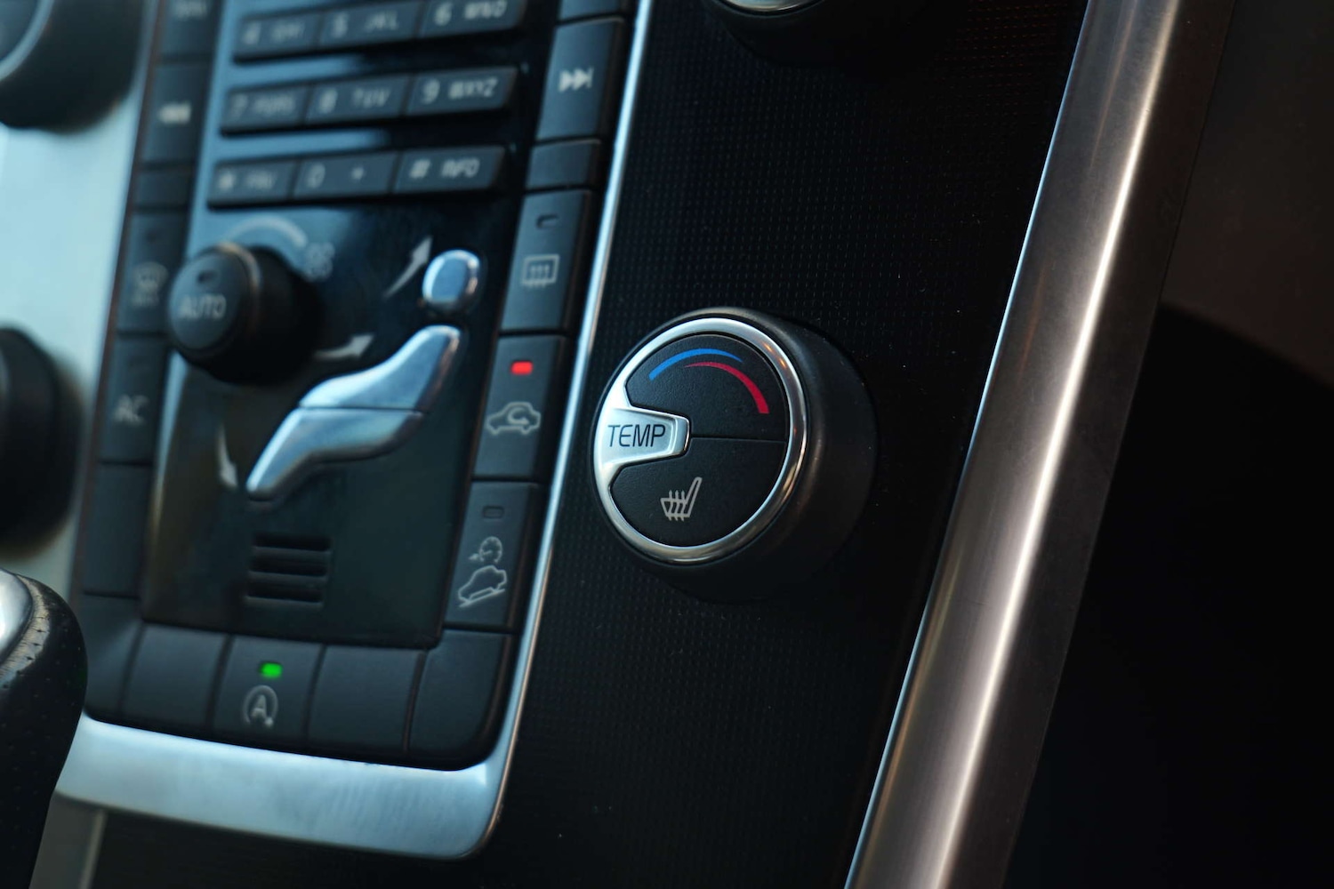 Used Volvo XC60 2017 for sale - 77261383: Photo 25