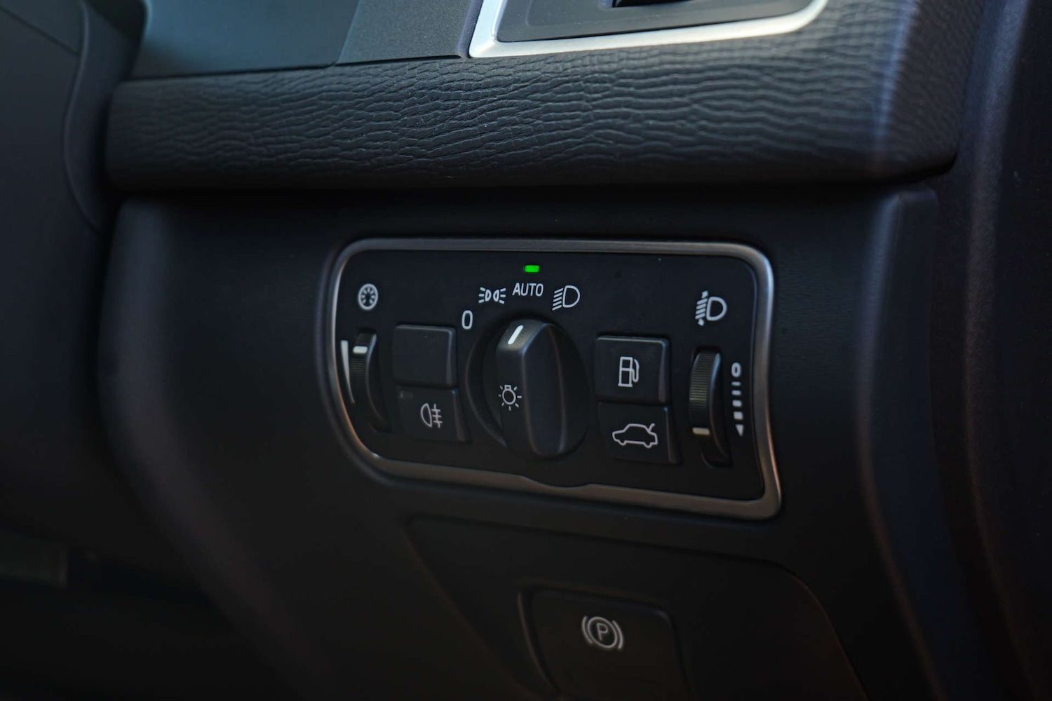 Used Volvo XC60 2017 for sale - 77261383: Photo 28