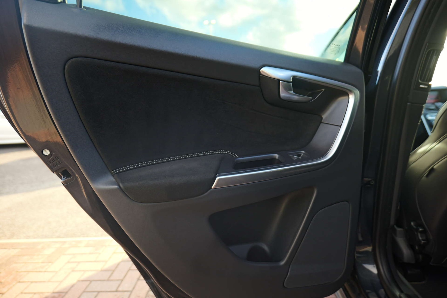 Used Volvo XC60 2017 for sale - 77261383: Photo 44