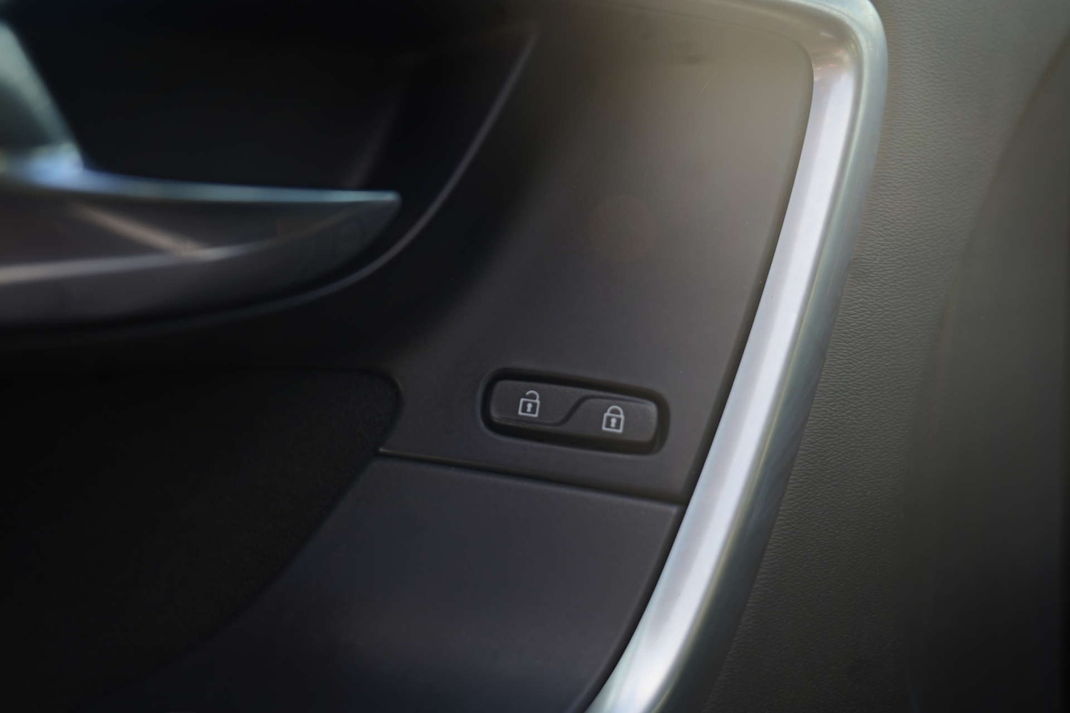 Used Volvo XC60 2017 for sale - 77261383: Photo 46