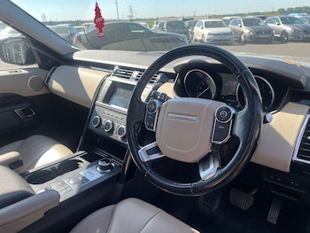 Used Land Rover Discovery 2017 for sale - 78456202: Photo