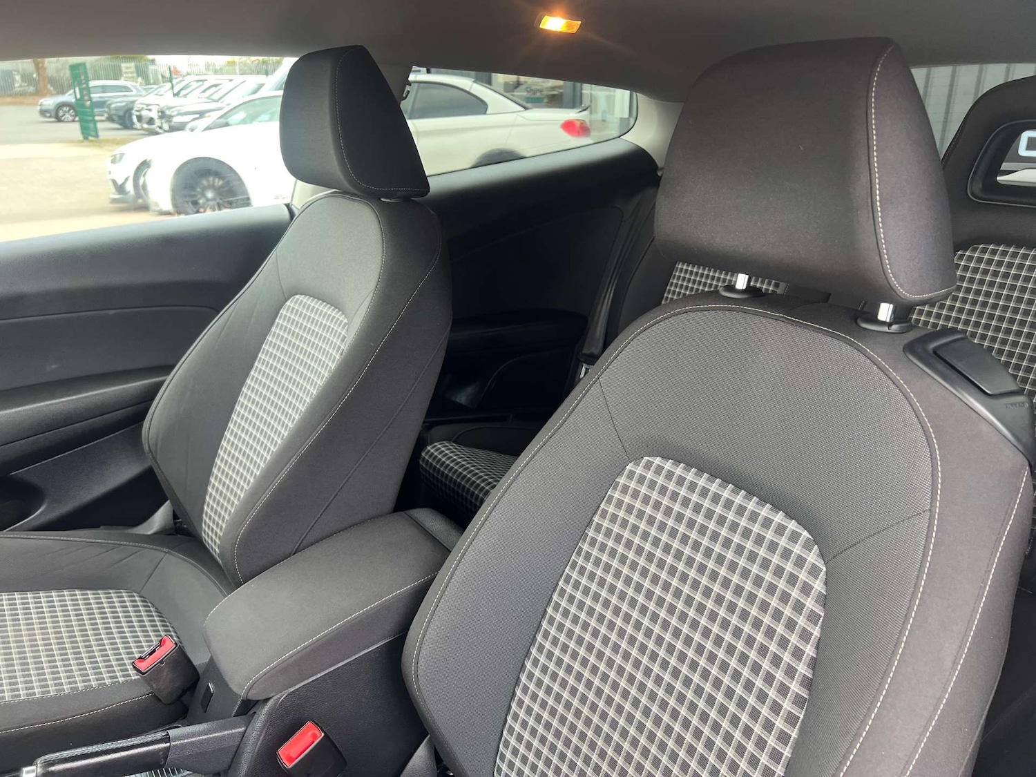 Used Volkswagen Scirocco 2015 for sale - 78027760: Photo 33