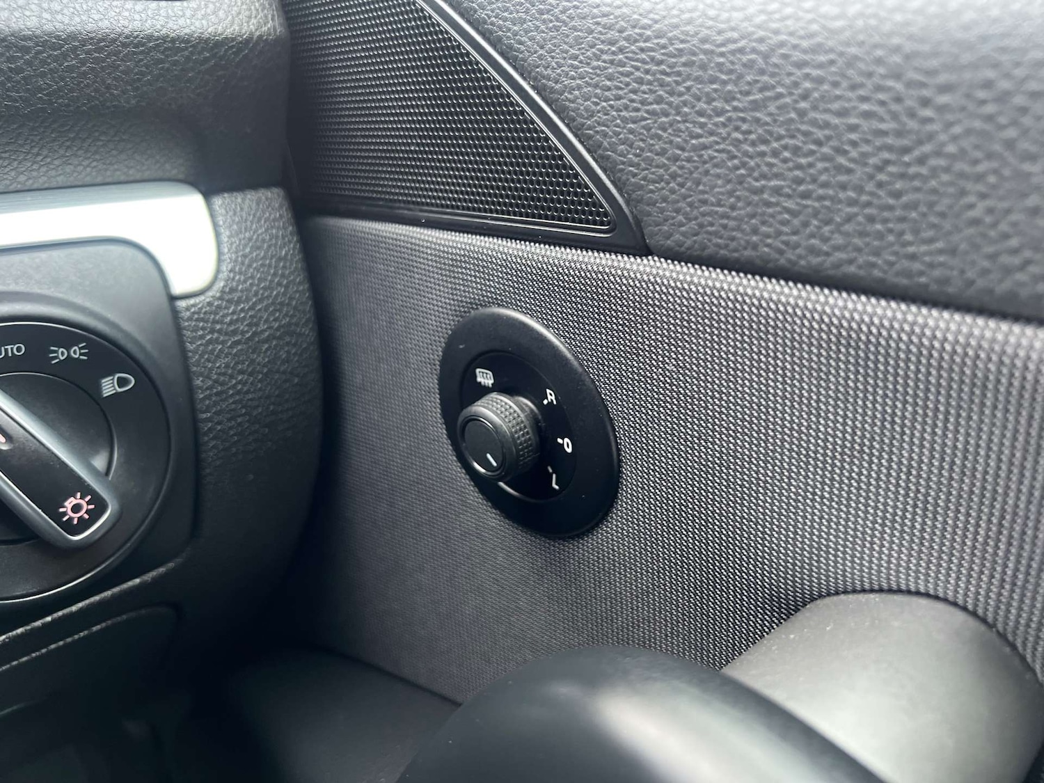 Used Volkswagen Scirocco 2015 for sale - 78027760: Photo 51