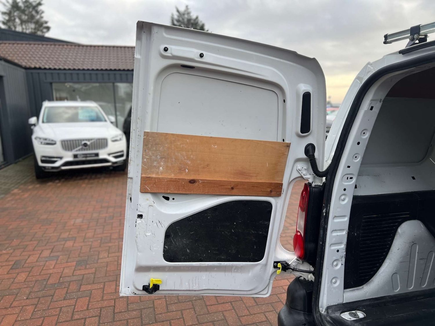 Used Peugeot Partner 2014 for sale - 77366787: Photo 8