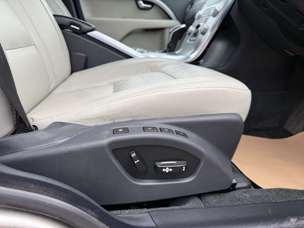 Used Volvo V70 2014 for sale - 76197193: Photo 30