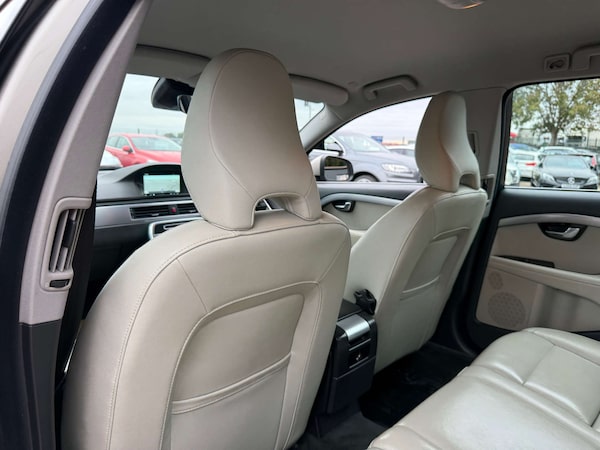 Used Volvo V70 2014 for sale - 76197193: Photo 81