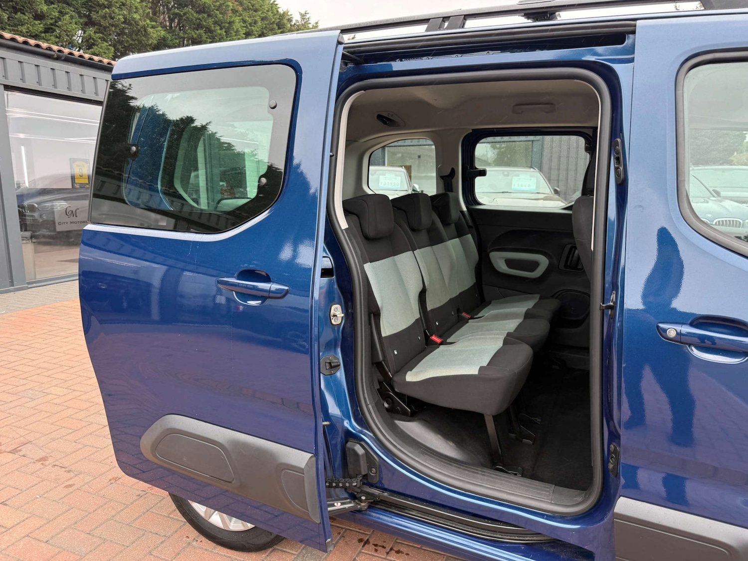 Vehicle 28