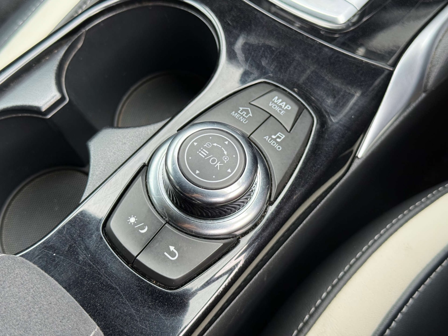 Used Infiniti Q30 2017 for sale - 77137456: Photo 36