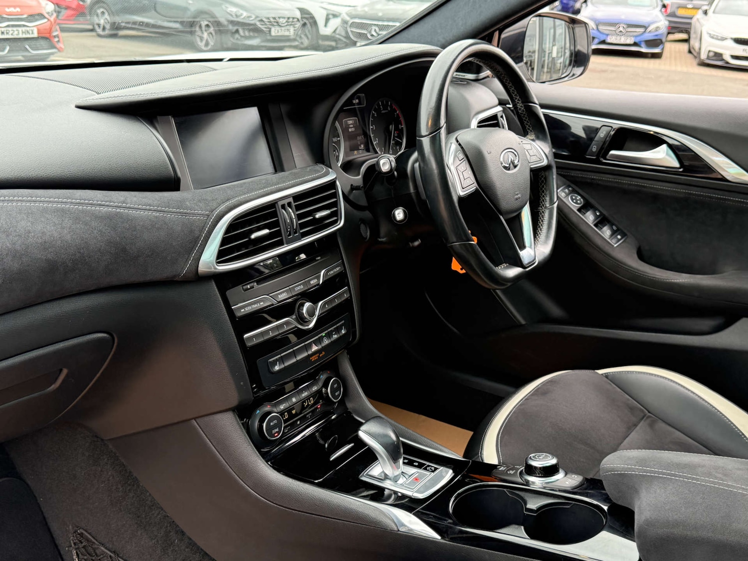 Used Infiniti Q30 2017 for sale - 77137456: Photo 45