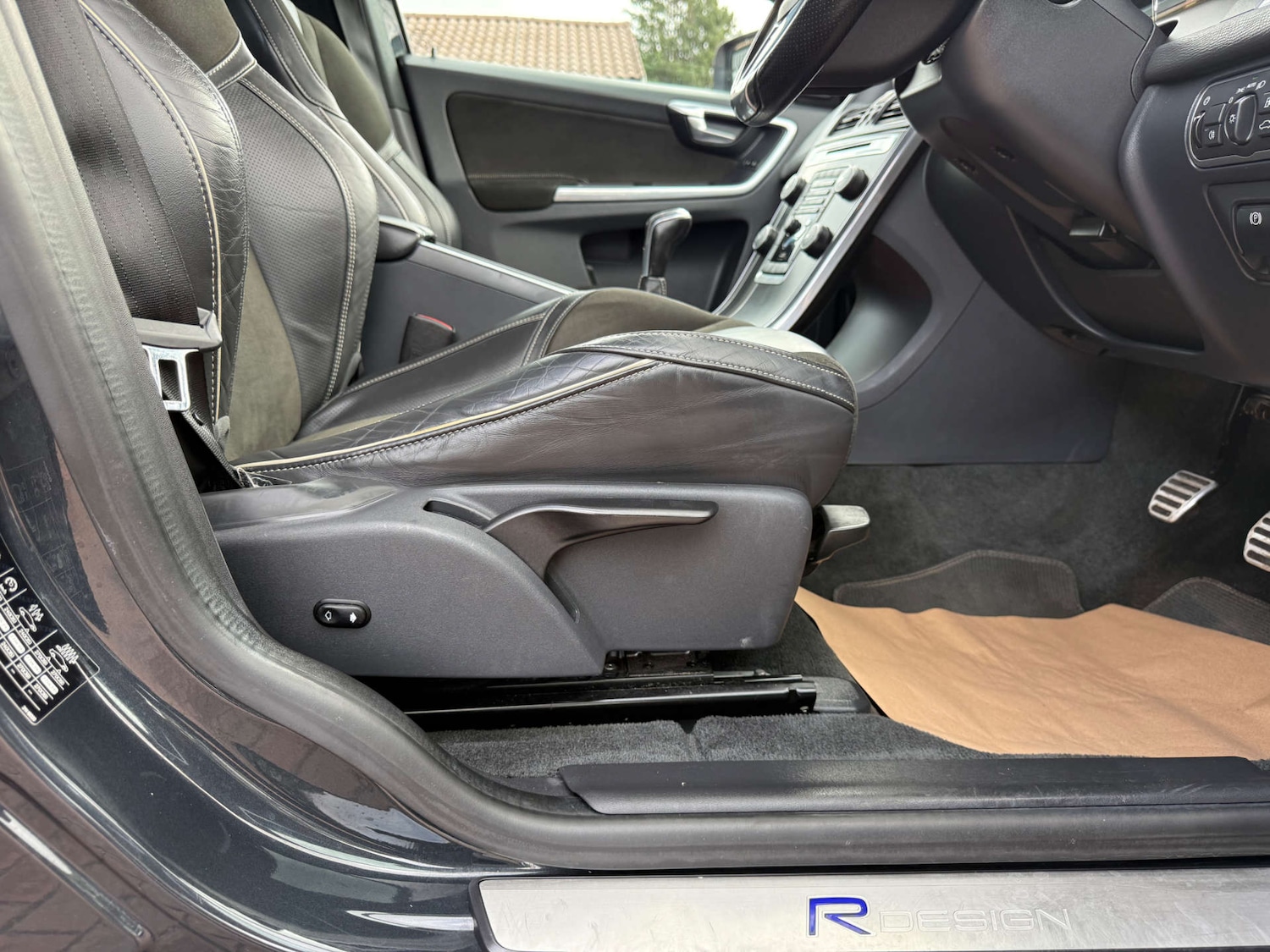 Used Volvo XC60 2015 for sale - 78106677: Photo 25