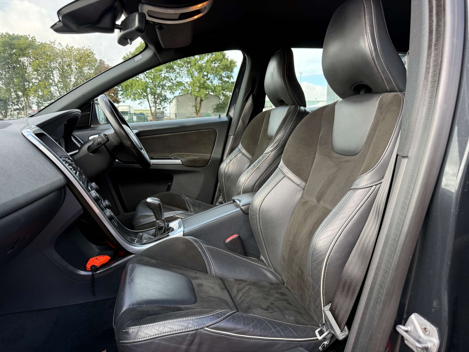 Used Volvo XC60 2015 for sale - 78106677: Photo 41