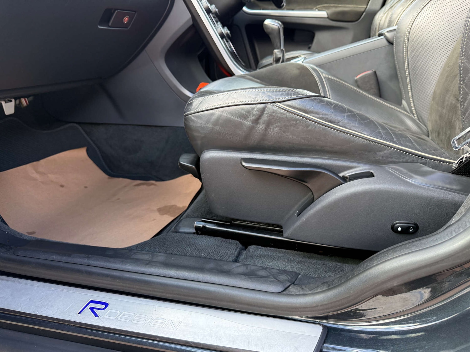 Used Volvo XC60 2015 for sale - 78106677: Photo 42