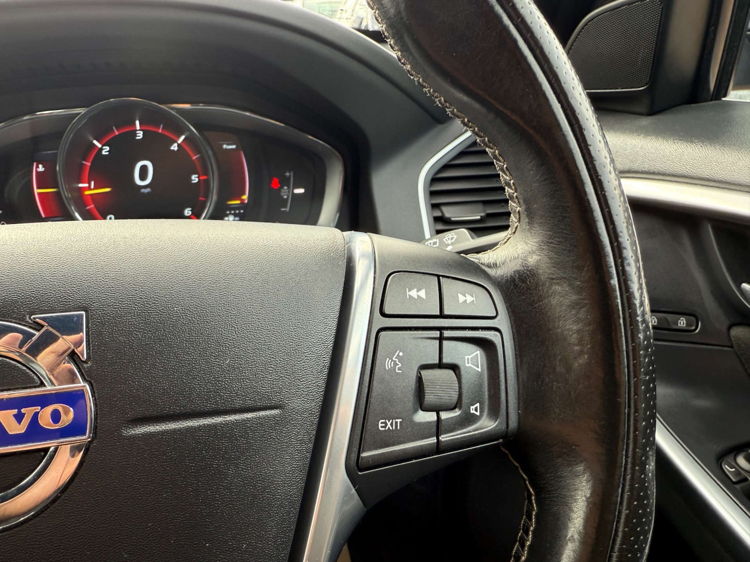 Used Volvo XC60 2015 for sale - 78106677: Photo 62