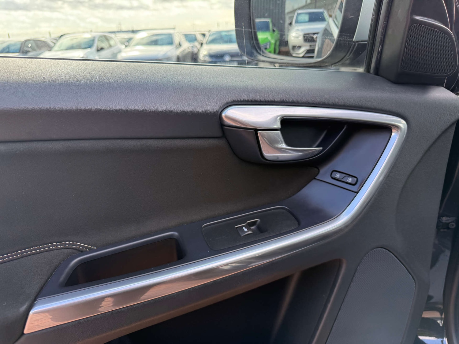 Used Volvo XC60 2015 for sale - 78106677: Photo 82