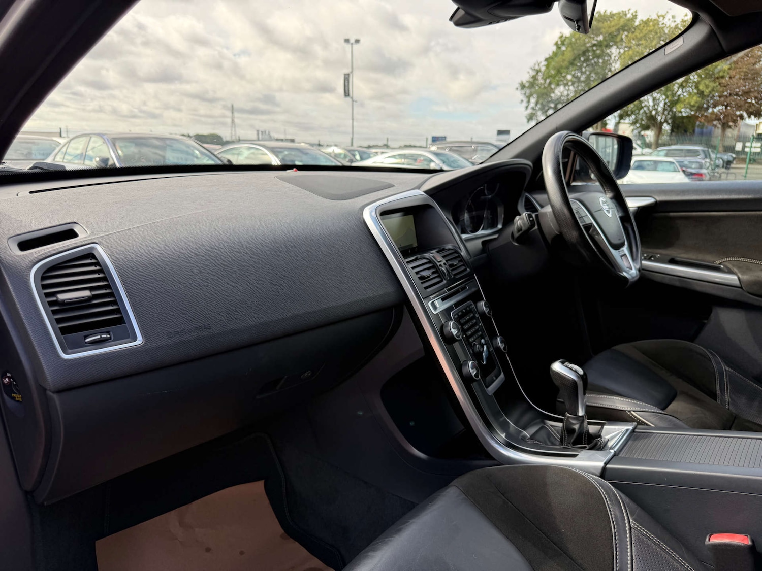 Used Volvo XC60 2015 for sale - 78106677: Photo 84