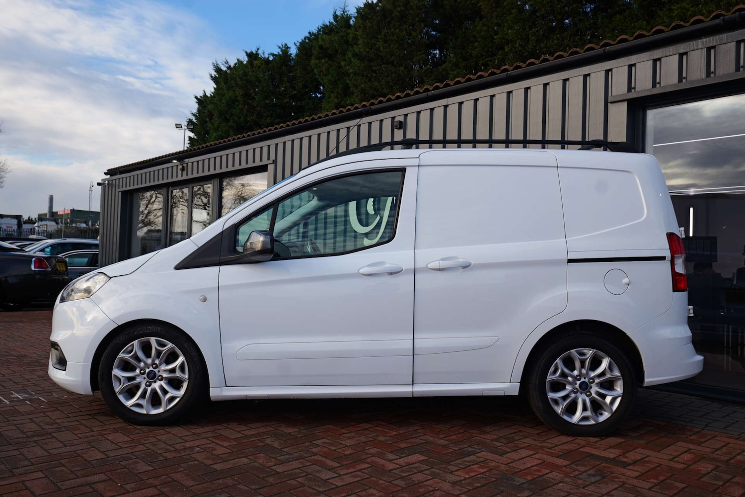 Used Ford Transit Courier 2020 for sale - 76565670: Photo 13
