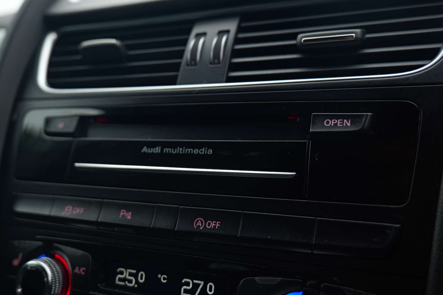 Used Audi A4 2014 for sale - 76402700: Photo 60