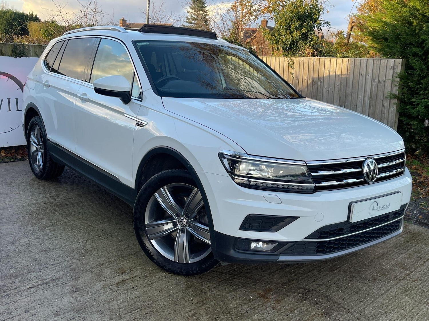Used Volkswagen Tiguan Allspace 2021 for sale - 76581309: Photo 1