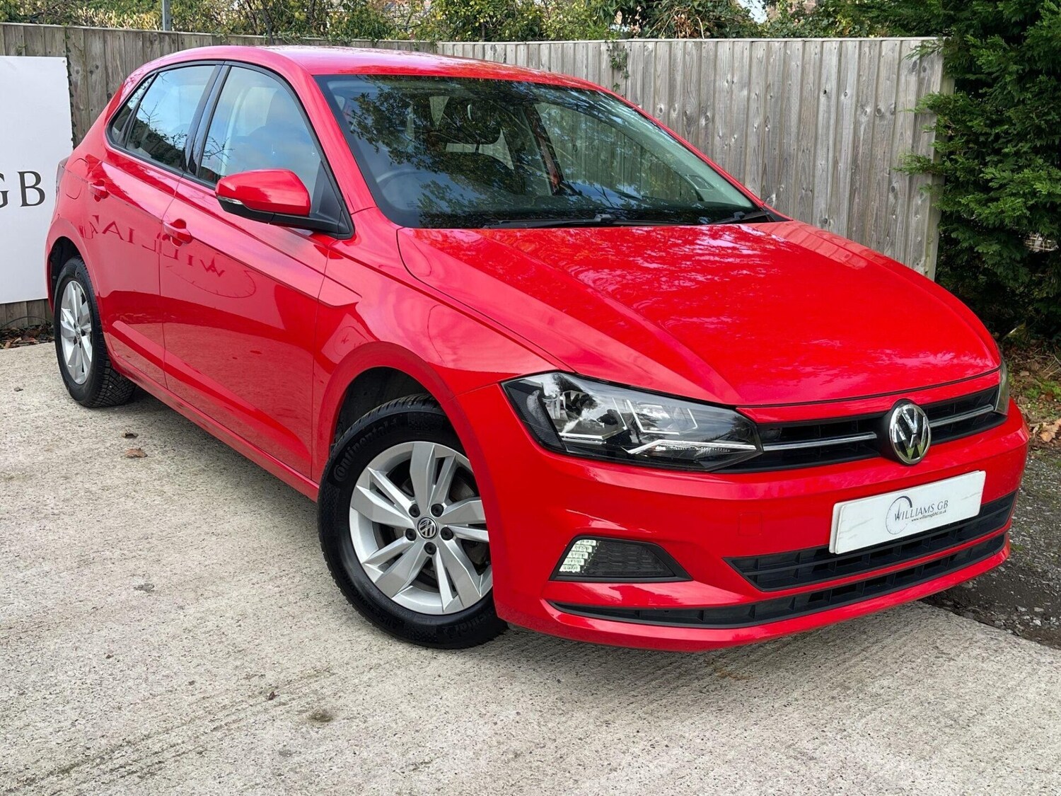 Used Volkswagen Polo 2019 for sale - 76267829: Photo 1