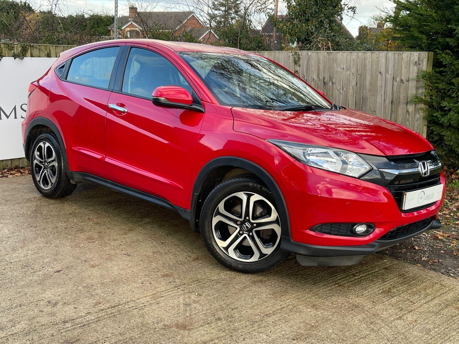 Used Honda HR-V 2017 for sale - 76762050: Photo 1