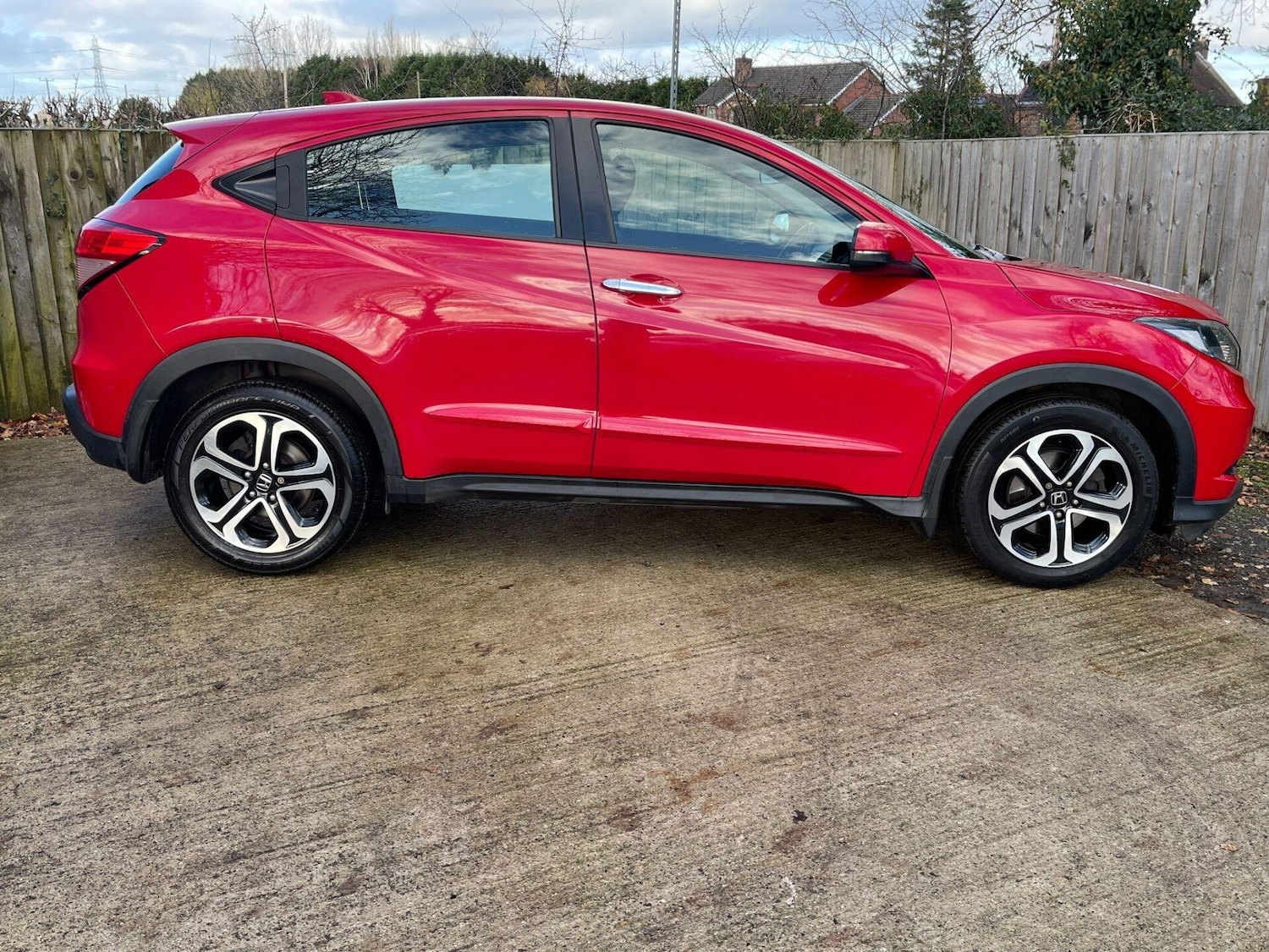 Used Honda HR-V 2017 for sale - 76762050: Photo 3