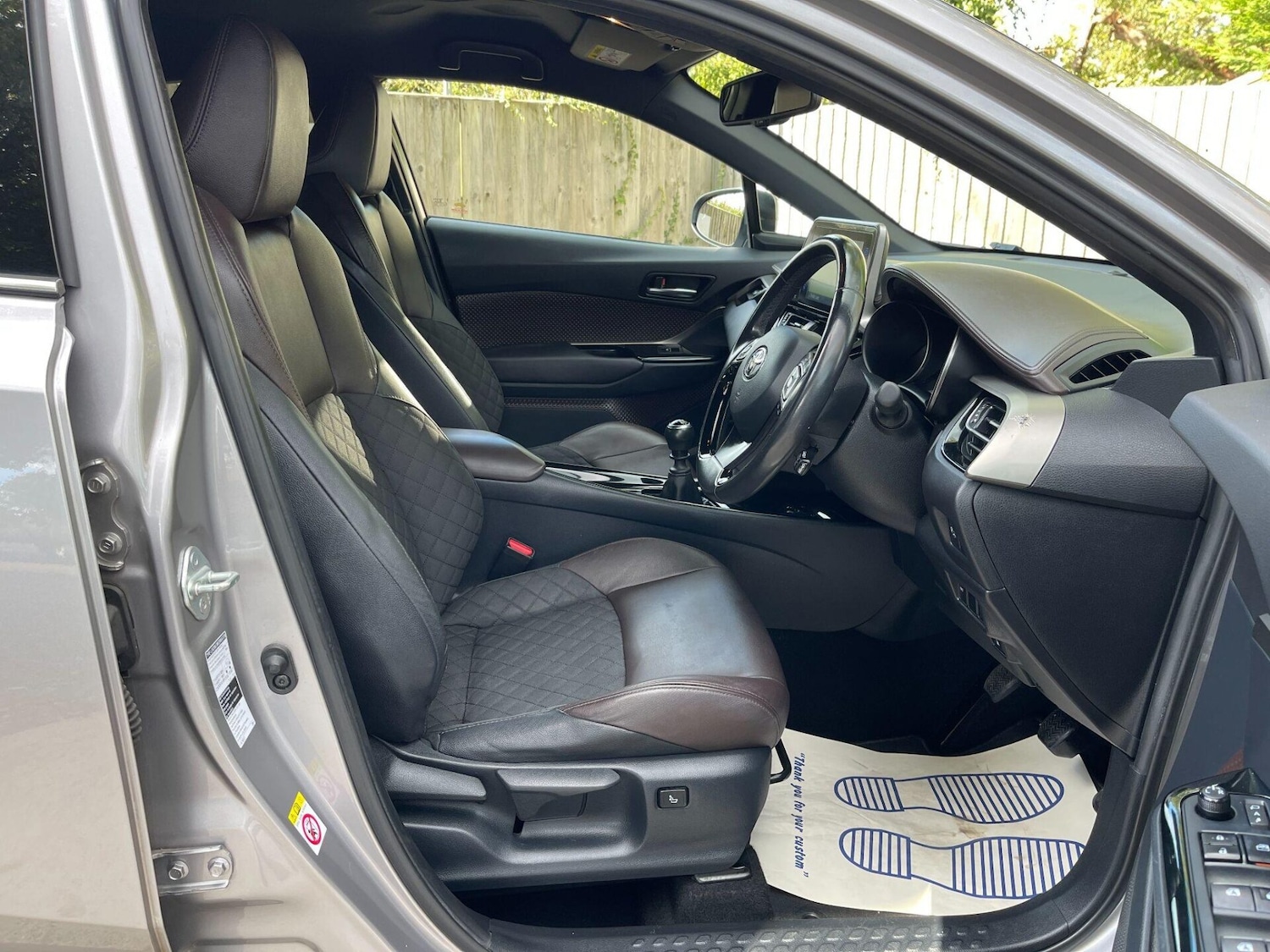 Used Toyota C-HR 2017 for sale - 76076176: Photo 10