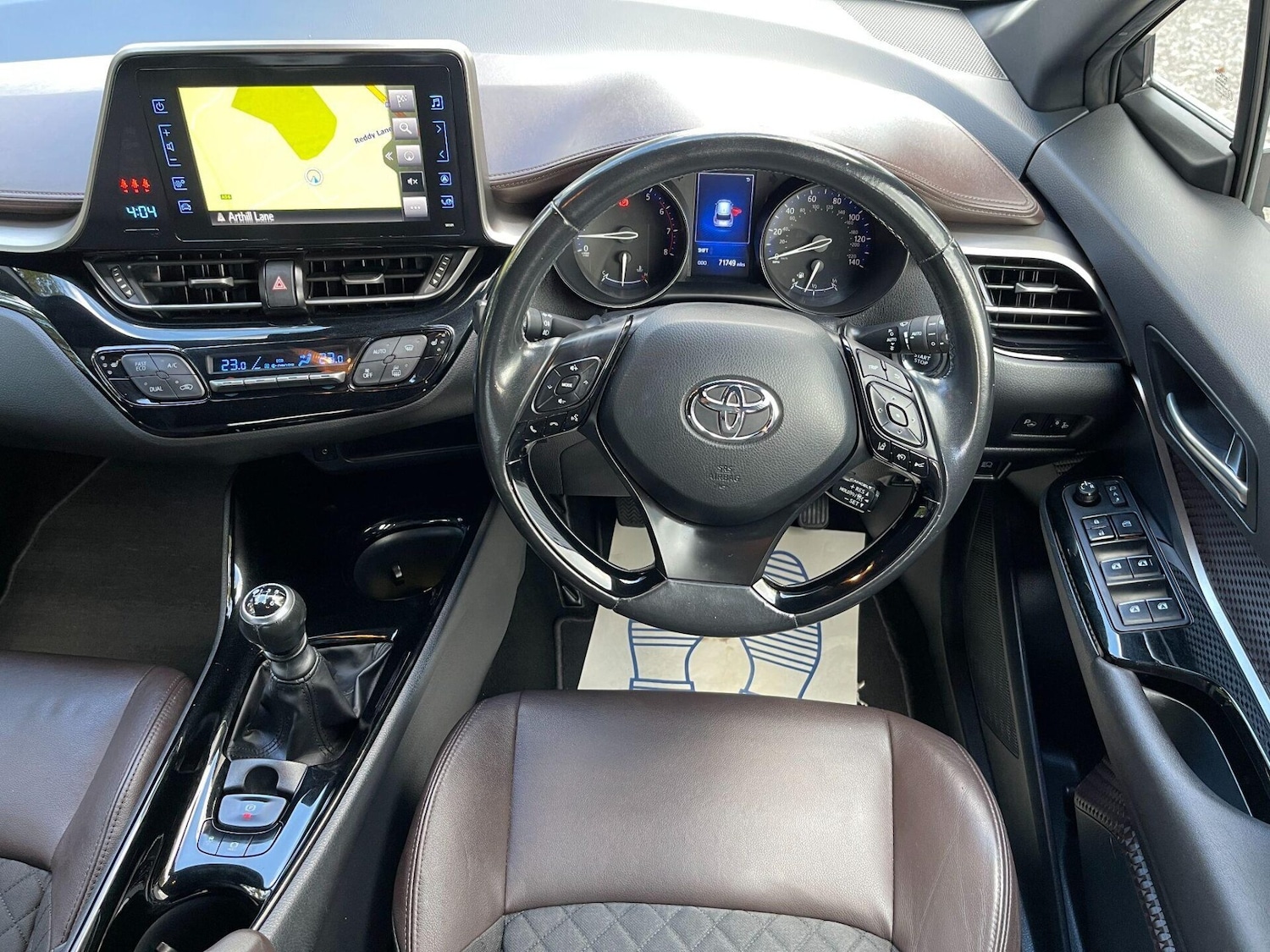 Used Toyota C-HR 2017 for sale - 76076176: Photo 2