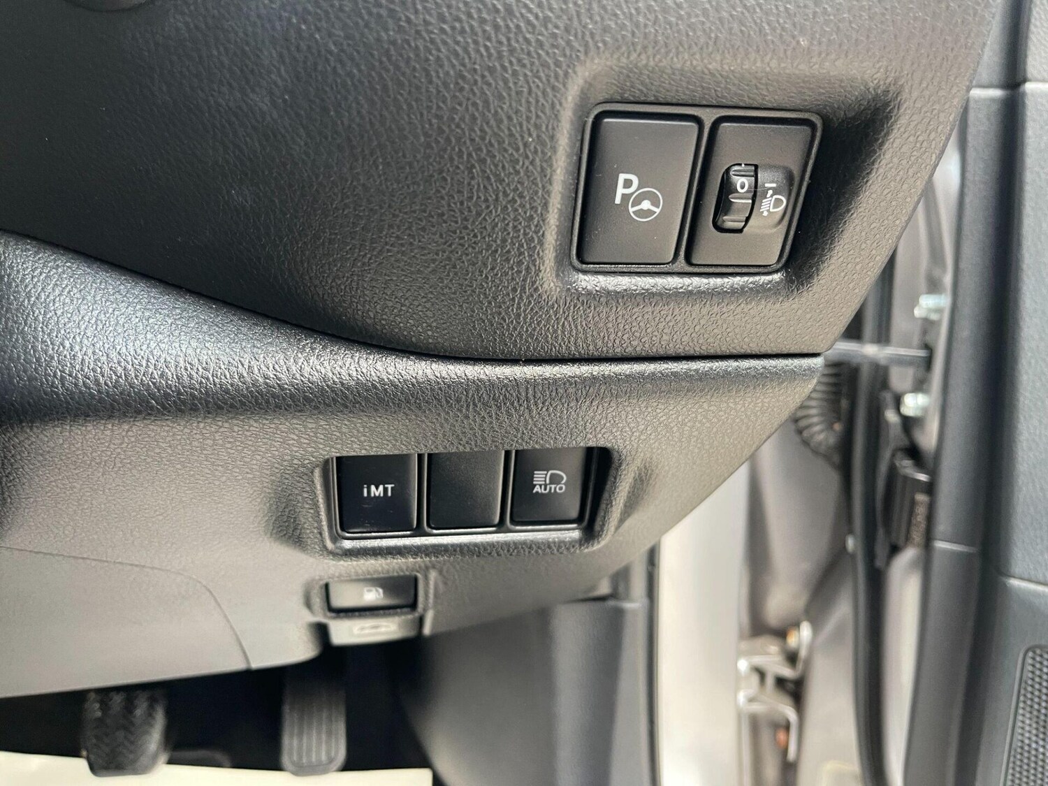 Used Toyota C-HR 2017 for sale - 76076176: Photo 24