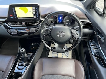 Used Toyota C-HR 2017 for sale - 76076176: Photo