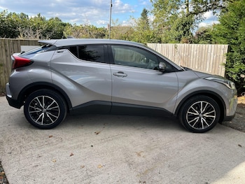 Used Toyota C-HR 2017 for sale - 76076176: Photo