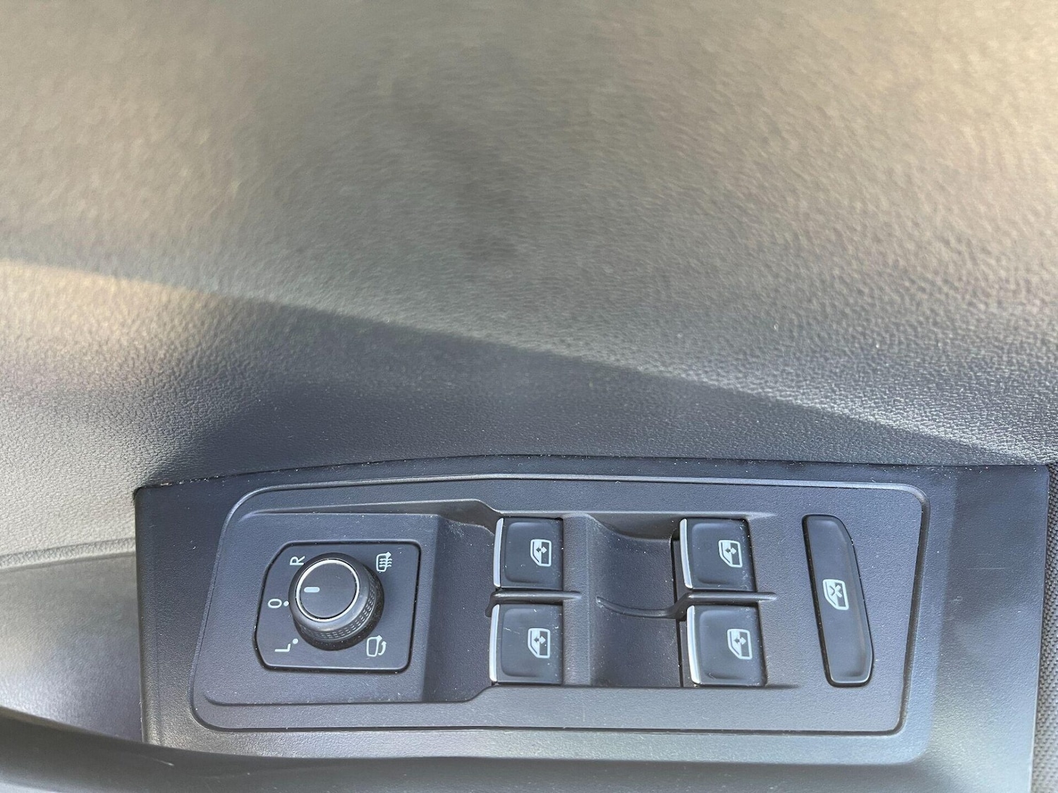 Used Volkswagen T-Roc 2019 for sale - 78121700: Photo 28